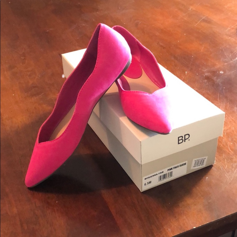 🆕NWT Hot pink BP. Faux suede Flats 6 1/2 runs big